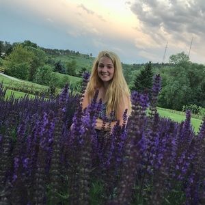 Meet your Posher, Abby